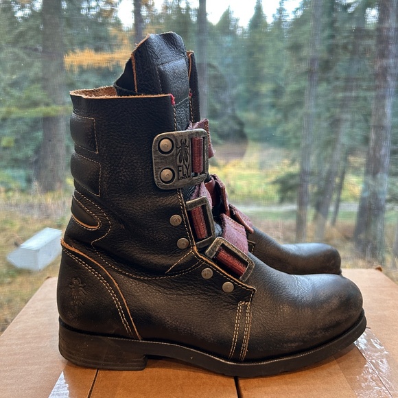 Fly London, Kraft Black boots, size 39 (8.5 US) - Picture 3 of 8